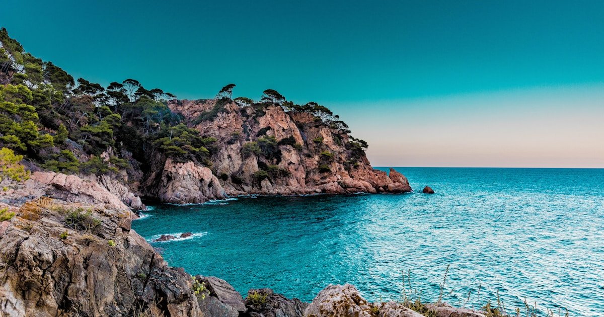 Costa mediterránea - España vs Portugal para nómadas digitales 2026